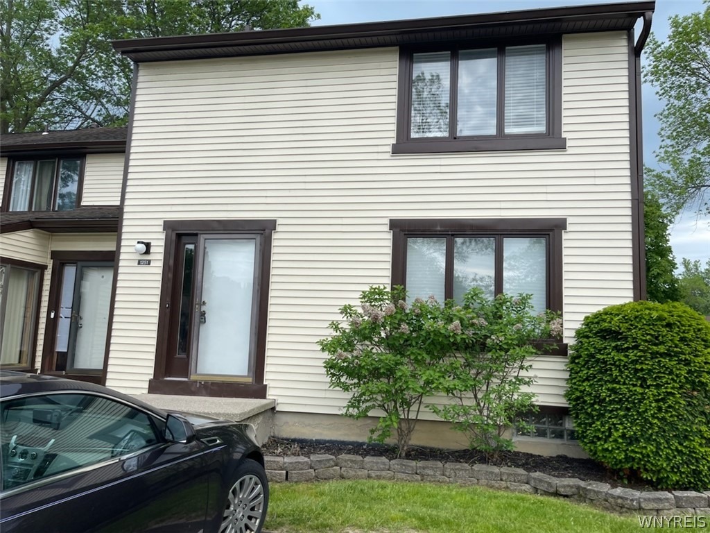 Charlesgate Cir, East Amherst, NY 14051