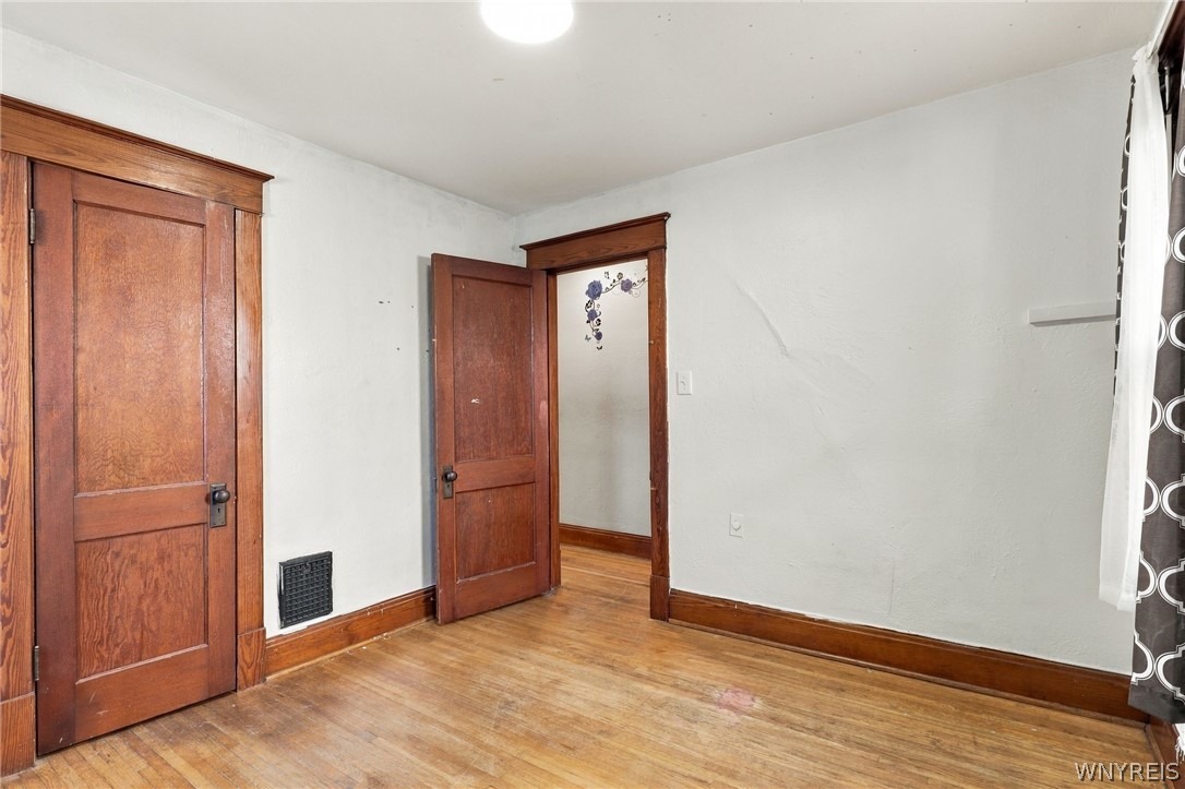 Cleveland Ave, Niagara Falls, NY 14305
