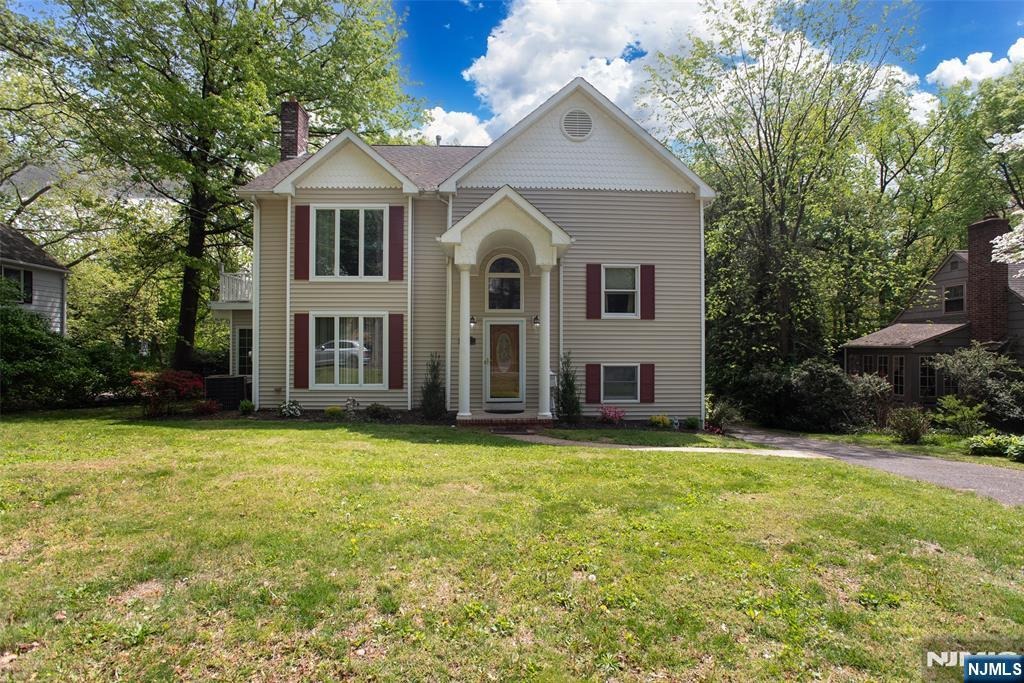 Broad St, Westfield, NJ 07090
