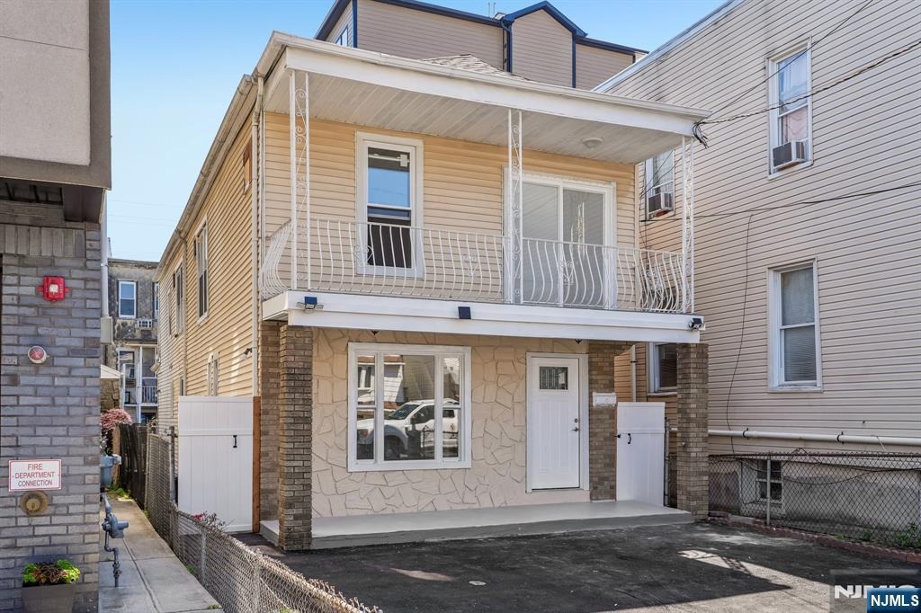 71st St, Guttenberg, NJ 07093 #1