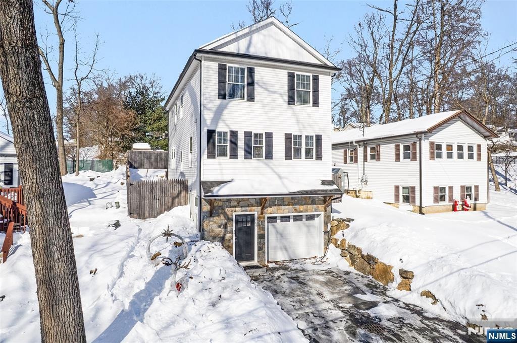 Brooklyn Mountain Rd, Hopatcong, NJ 07843
