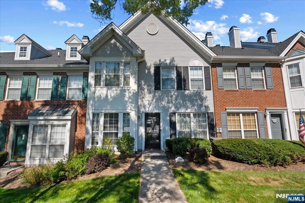 Chedworth Cir, Mahwah, NJ 07430
