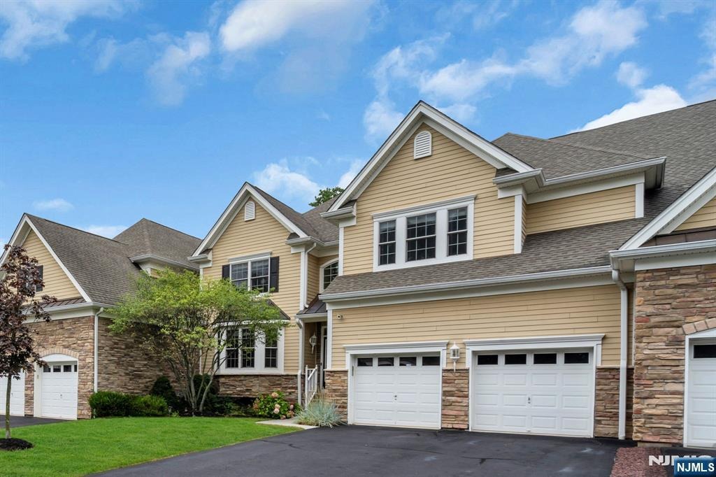 Witte Pl, West Orange, NJ 07052