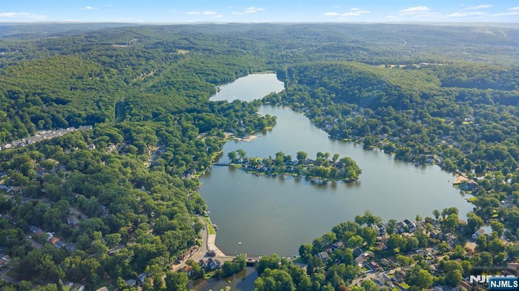 Cliffside Trl, Denville, NJ 07834
