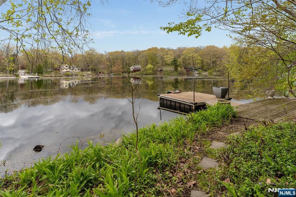 Lakeshore Dr, Highland Lakes, NJ 07422