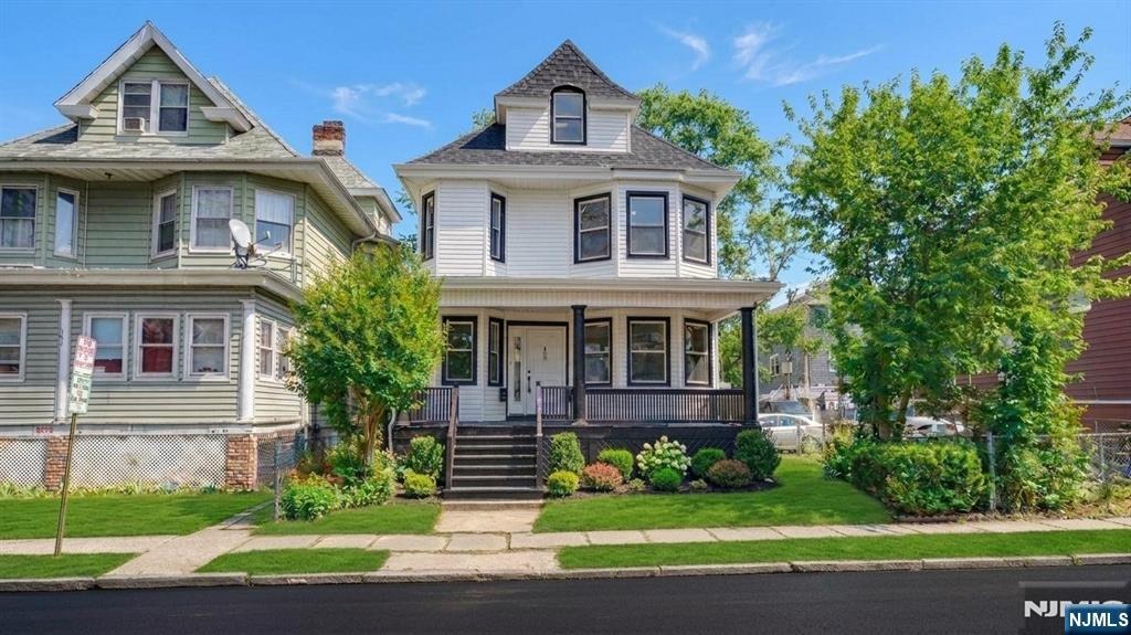 15th St, East Orange, NJ 07017