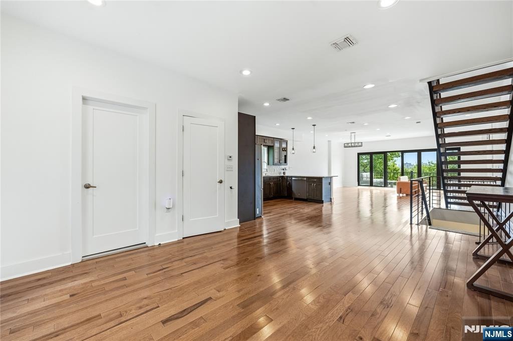Mountain Rd, Jersey City, NJ 07307 #1