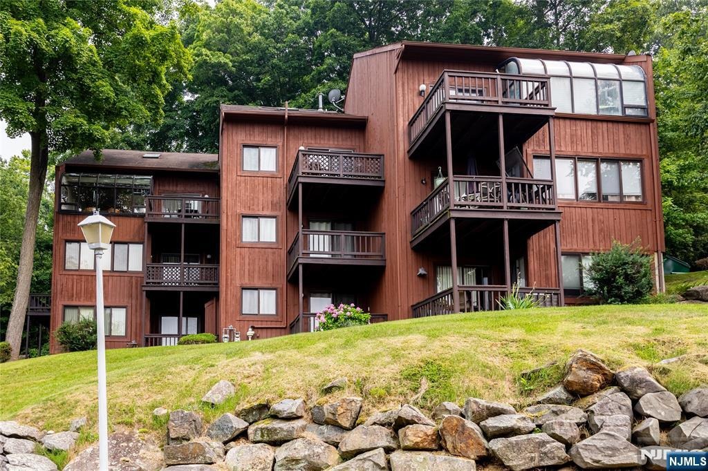 Telluride Ct, Vernon, NJ 07462 #1