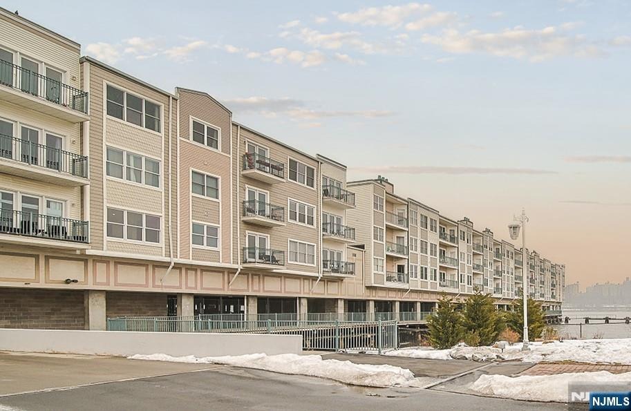 The Promenade , Edgewater, NJ 07020