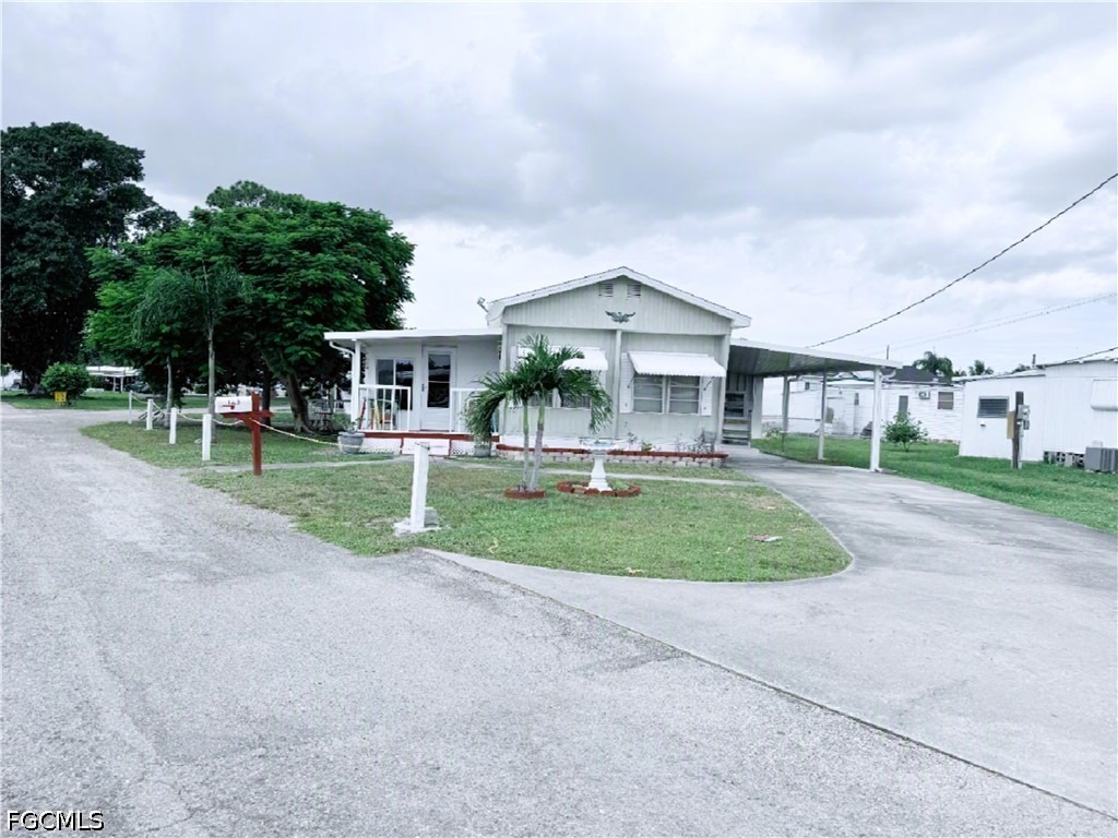 Flame Ln, North Fort Myers, FL 33917
