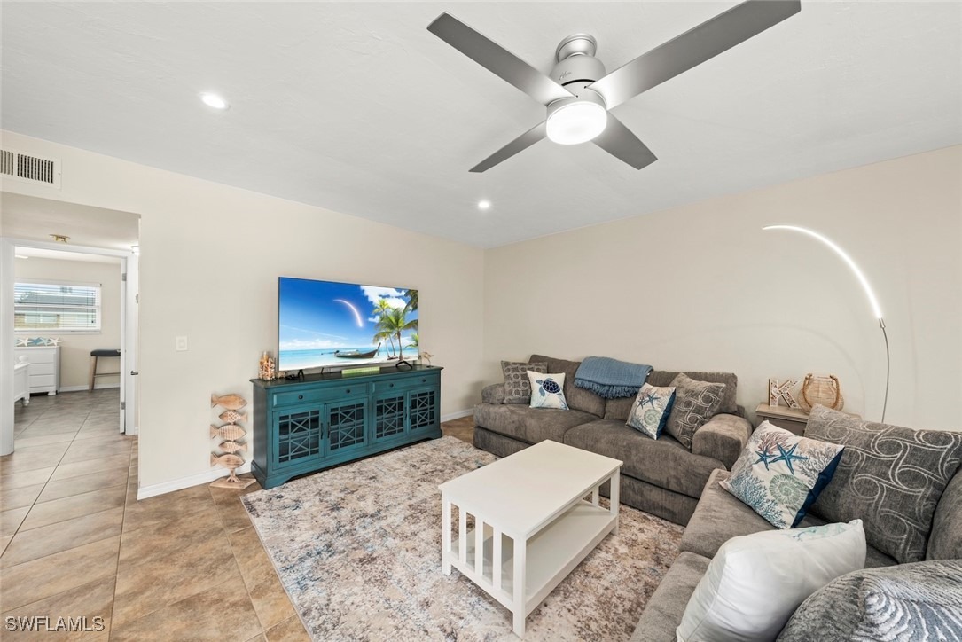 Periwinkle Way, Sanibel, FL 33957