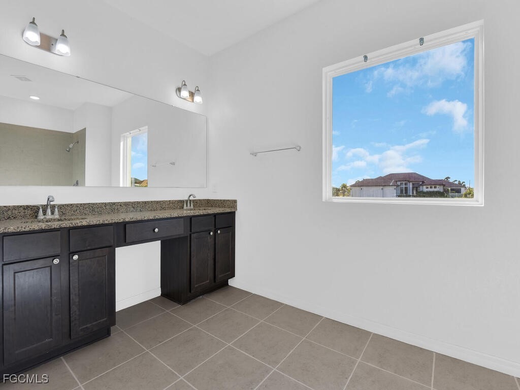 32nd Ct, Cape Coral, FL 33993