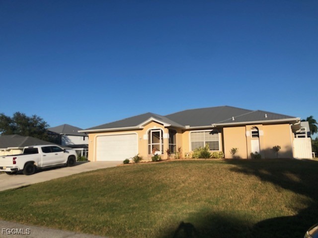 Blackfriar Dr, Fort Myers, FL 33908