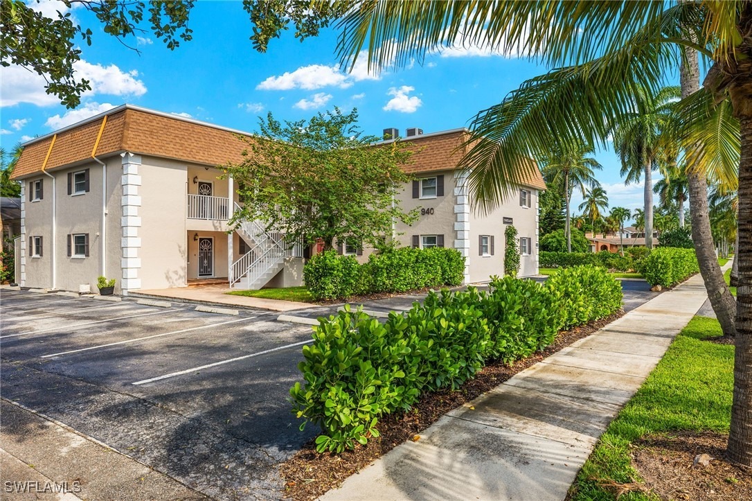 3rd St, Naples, FL 34102 #1