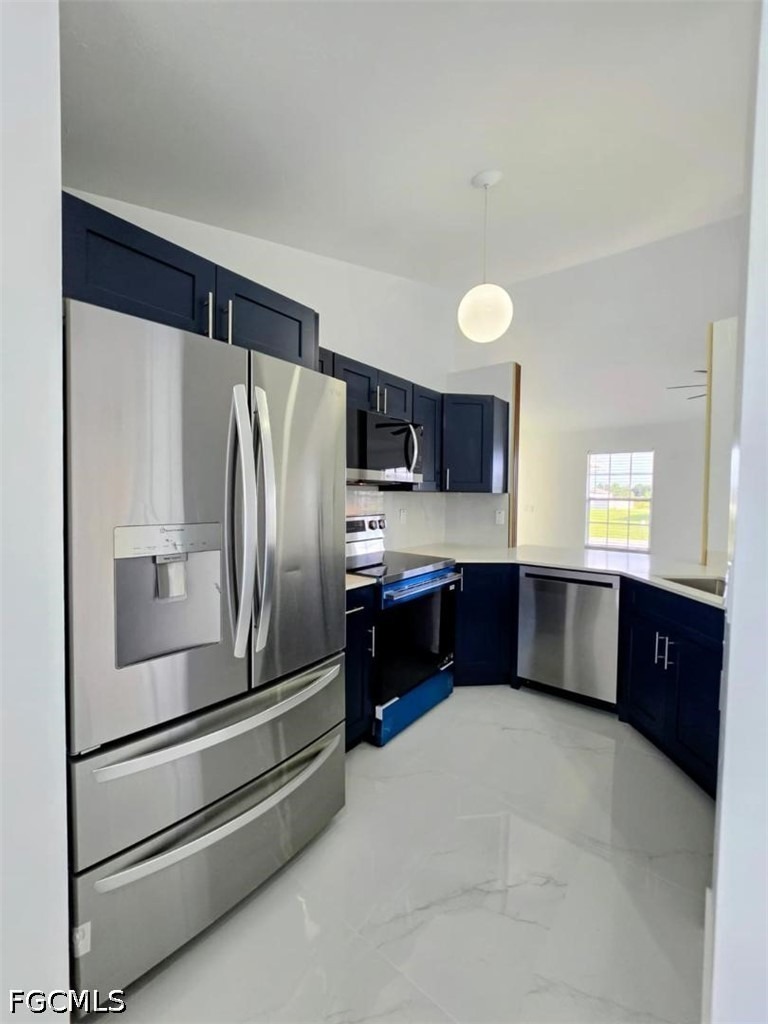 25th Ter, Cape Coral, FL 33914