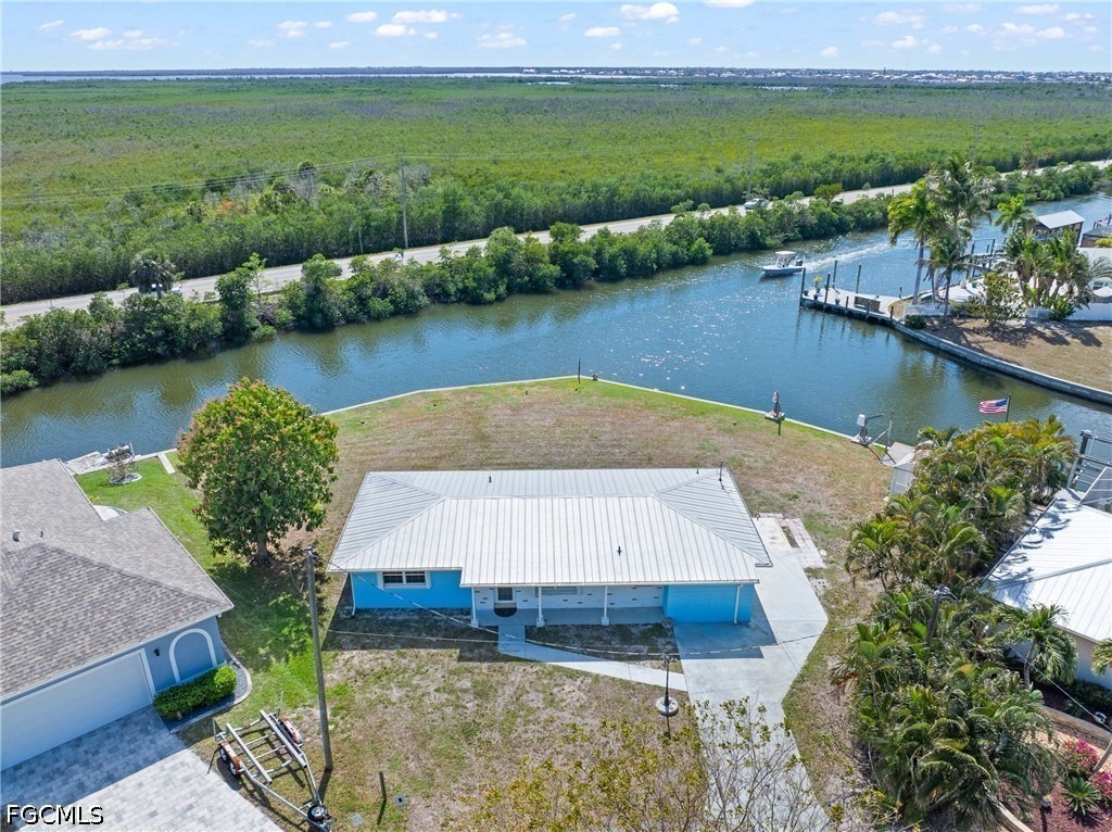 Boat Shell Dr, Matlacha Isles, FL 33991