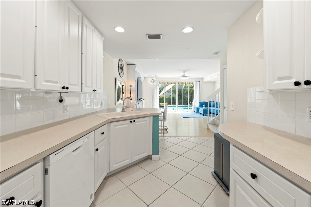 Cove Cir, Naples, FL 34119