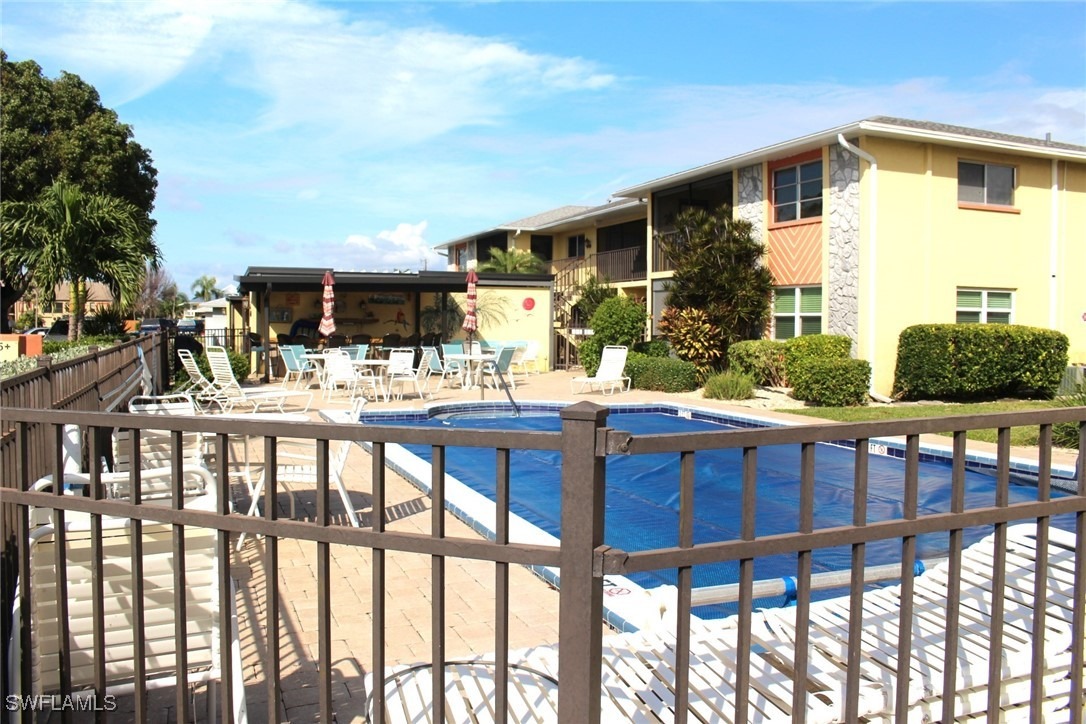 19th Ave, Cape Coral, FL 33904