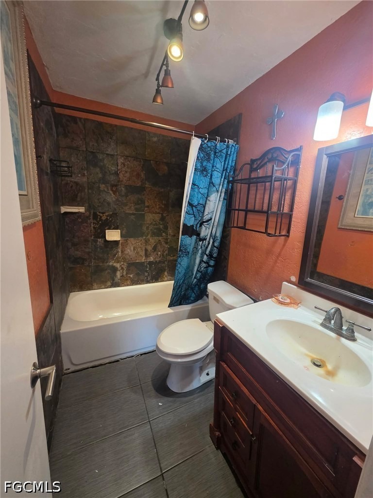 38th St, Lehigh Acres, FL 33976