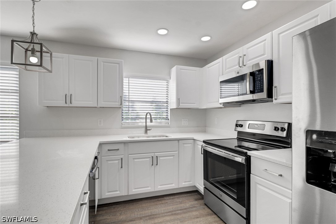 108th Ave, Naples, FL 34108