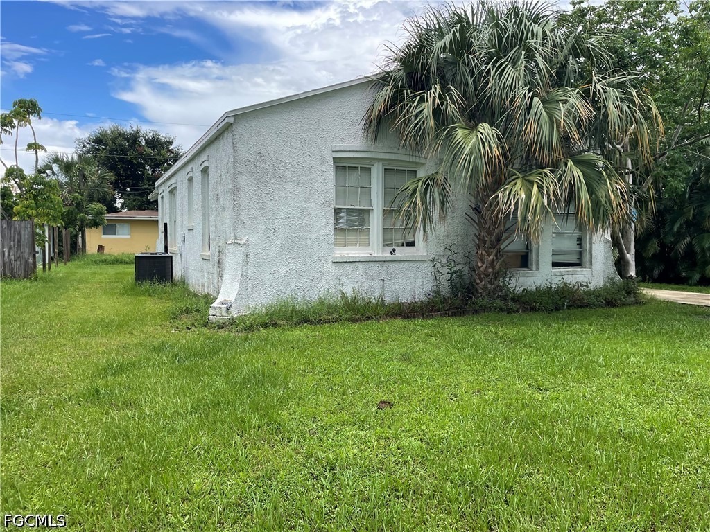Lake St, Fort Myers, FL 33901