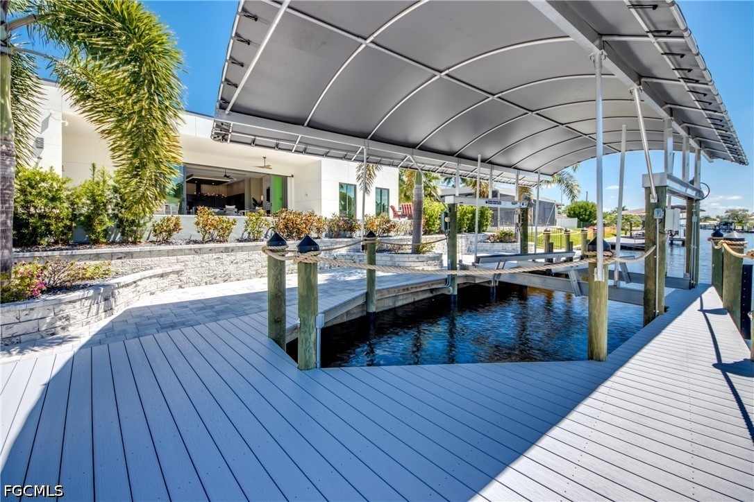 Miramar Ct, Cape Coral, FL 33904