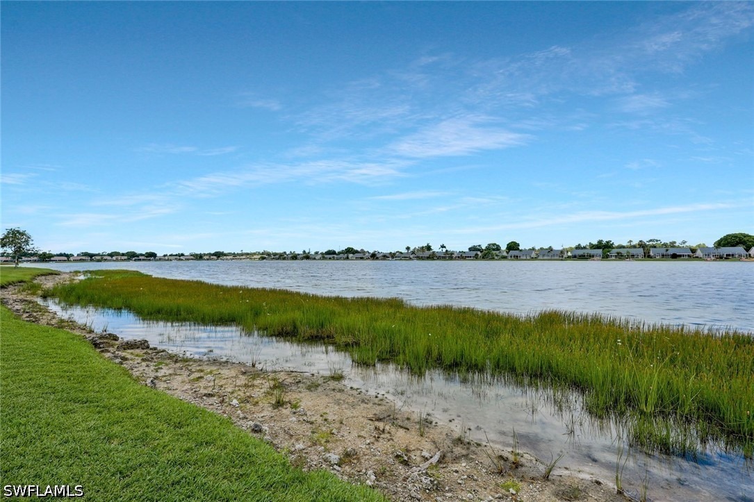 Crown Pointe Blvd, Naples, FL 34112