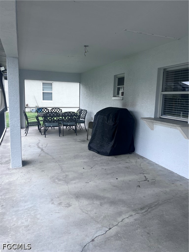 11th St, Cape Coral, FL 33991