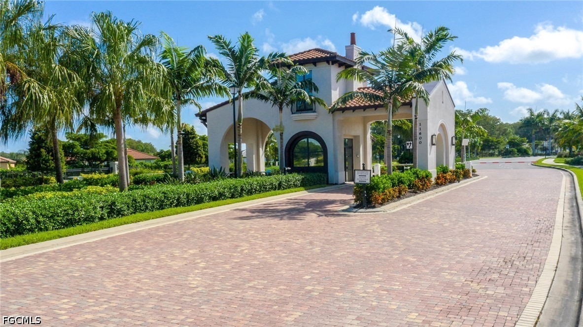 Arbor Trace Dr, Fort Myers, FL 33913