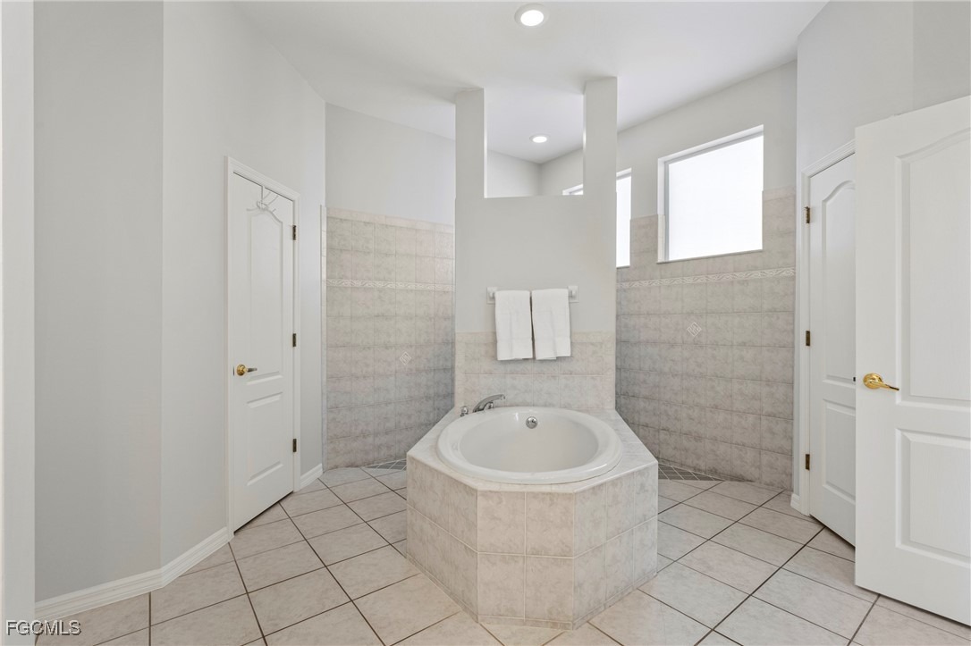 25th Pl, Cape Coral, FL 33914 #1