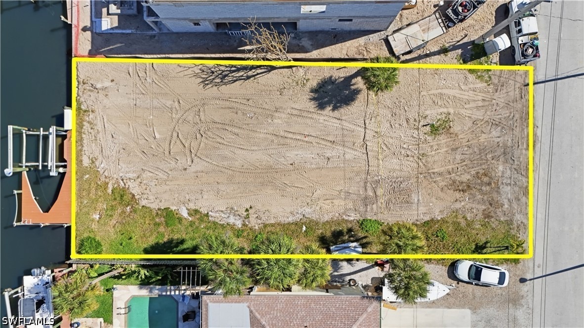 Curlew St, Fort Myers Beach, FL 33931