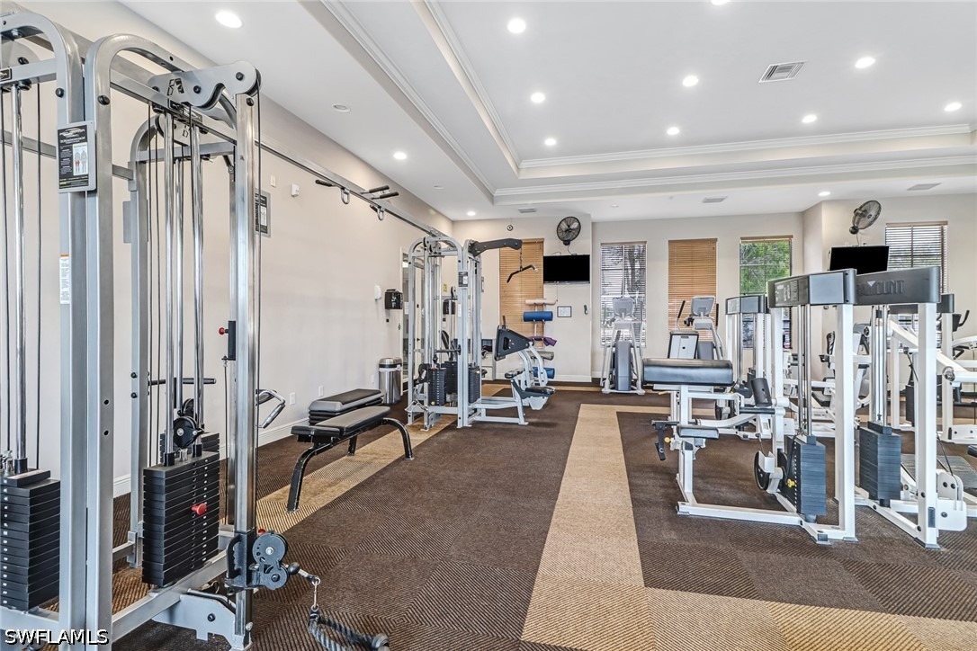 Summit Place Cir, Naples, FL 34119
