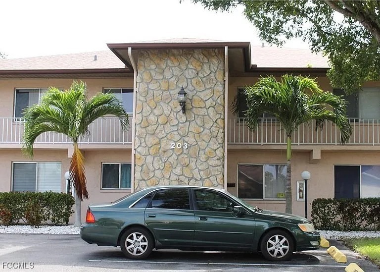 15th Pl, Cape Coral, FL 33990