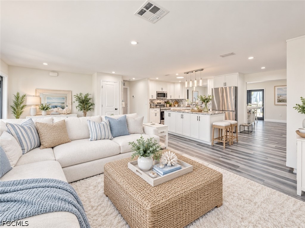 Town And River Dr, Fort Myers, FL 33919