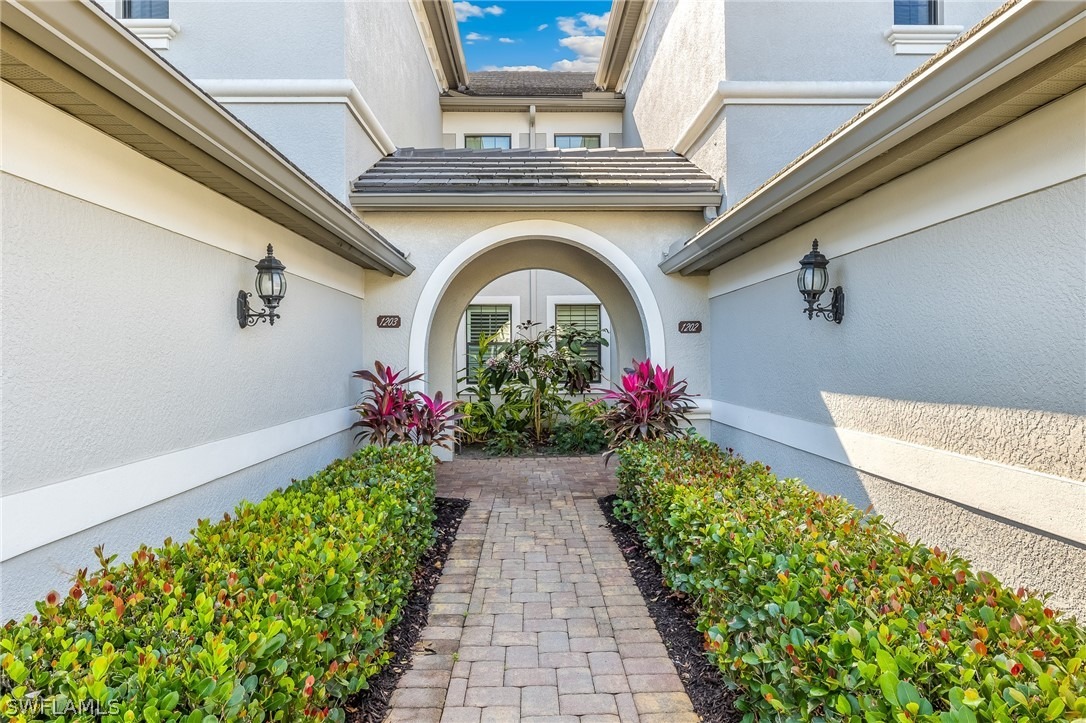Covent Garden Ct, Naples, FL 34120