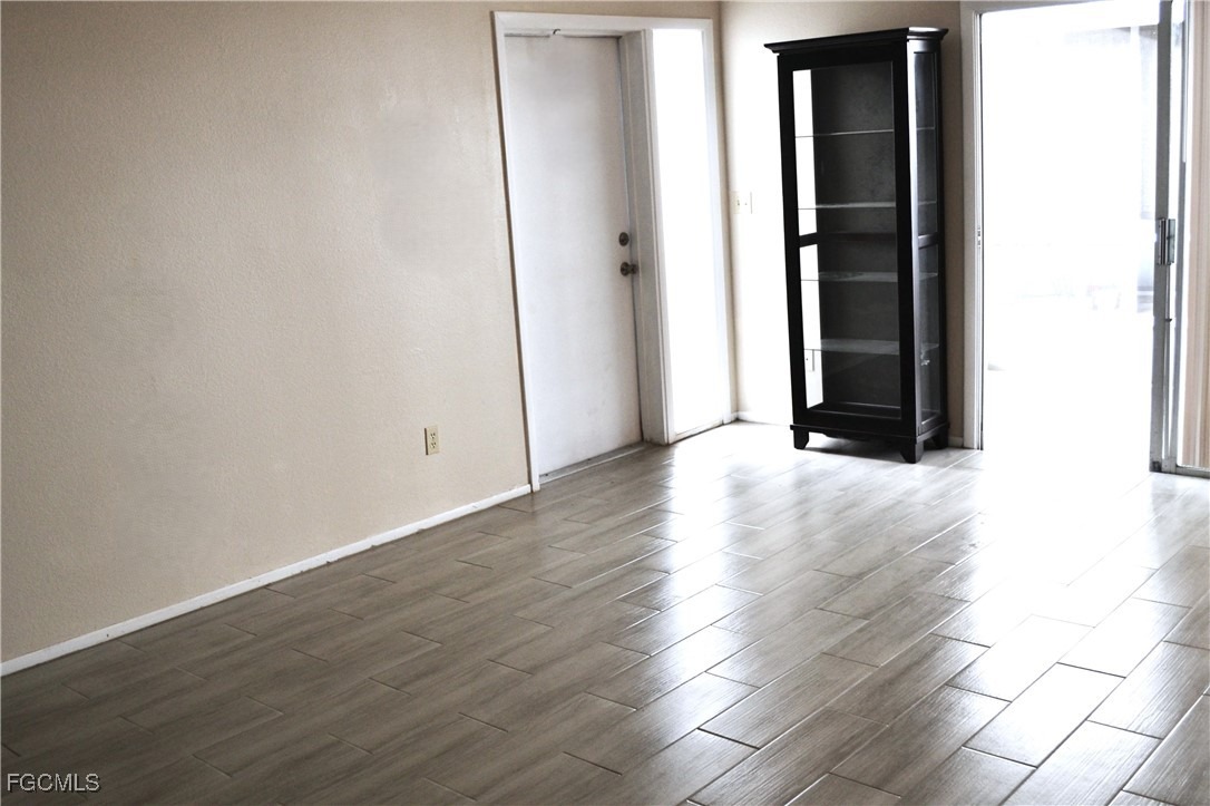 Vancouver Cir, Fort Myers, FL 33907