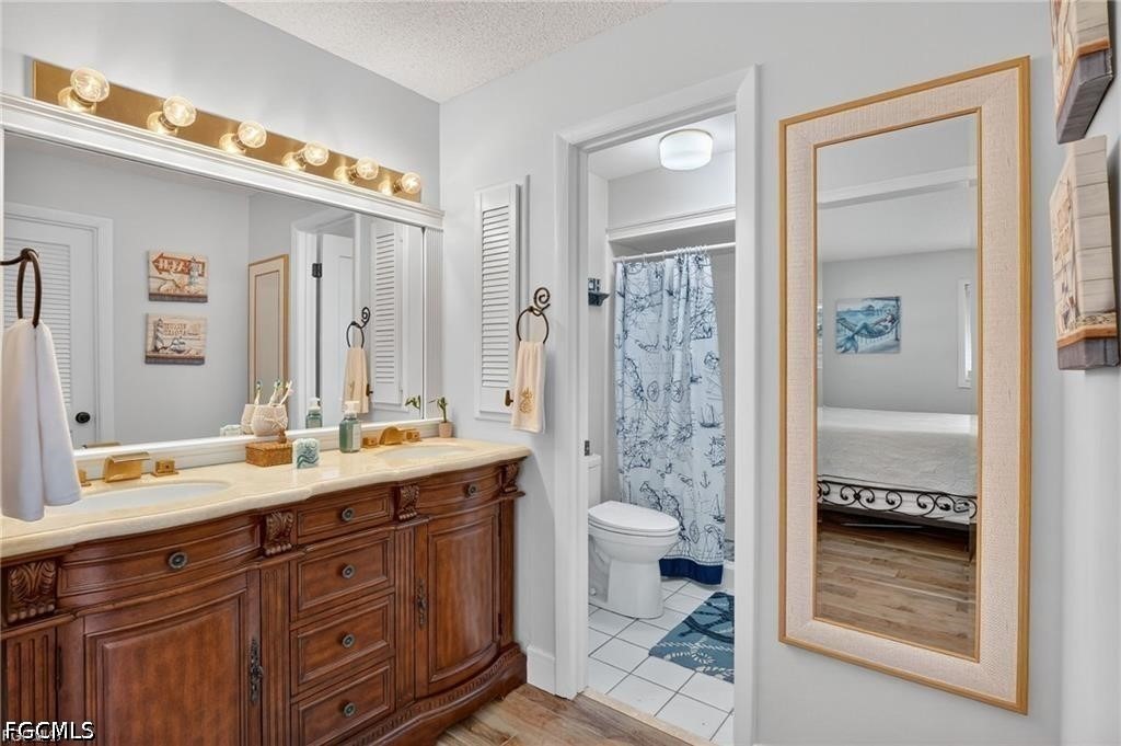 Vinsetta Ave, North Fort Myers, FL 33903