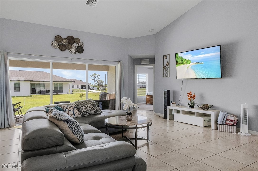 37th Ave, Cape Coral, FL 33993