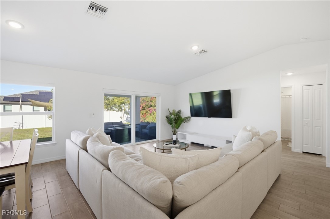 27th Pl, Cape Coral, FL 33993