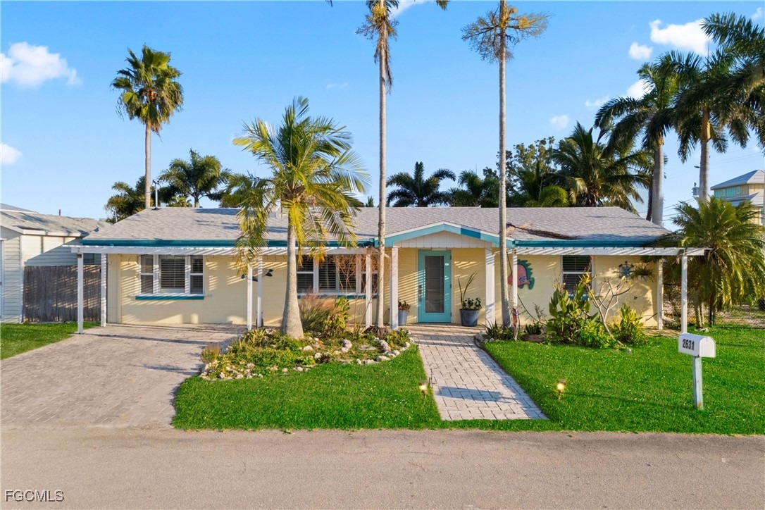 Bayshore Dr, Matlacha, FL 33993