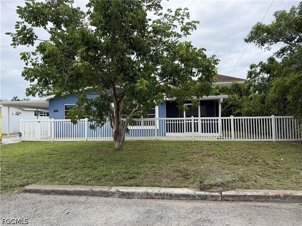 Lagg Ave, Fort Myers, FL 33901
