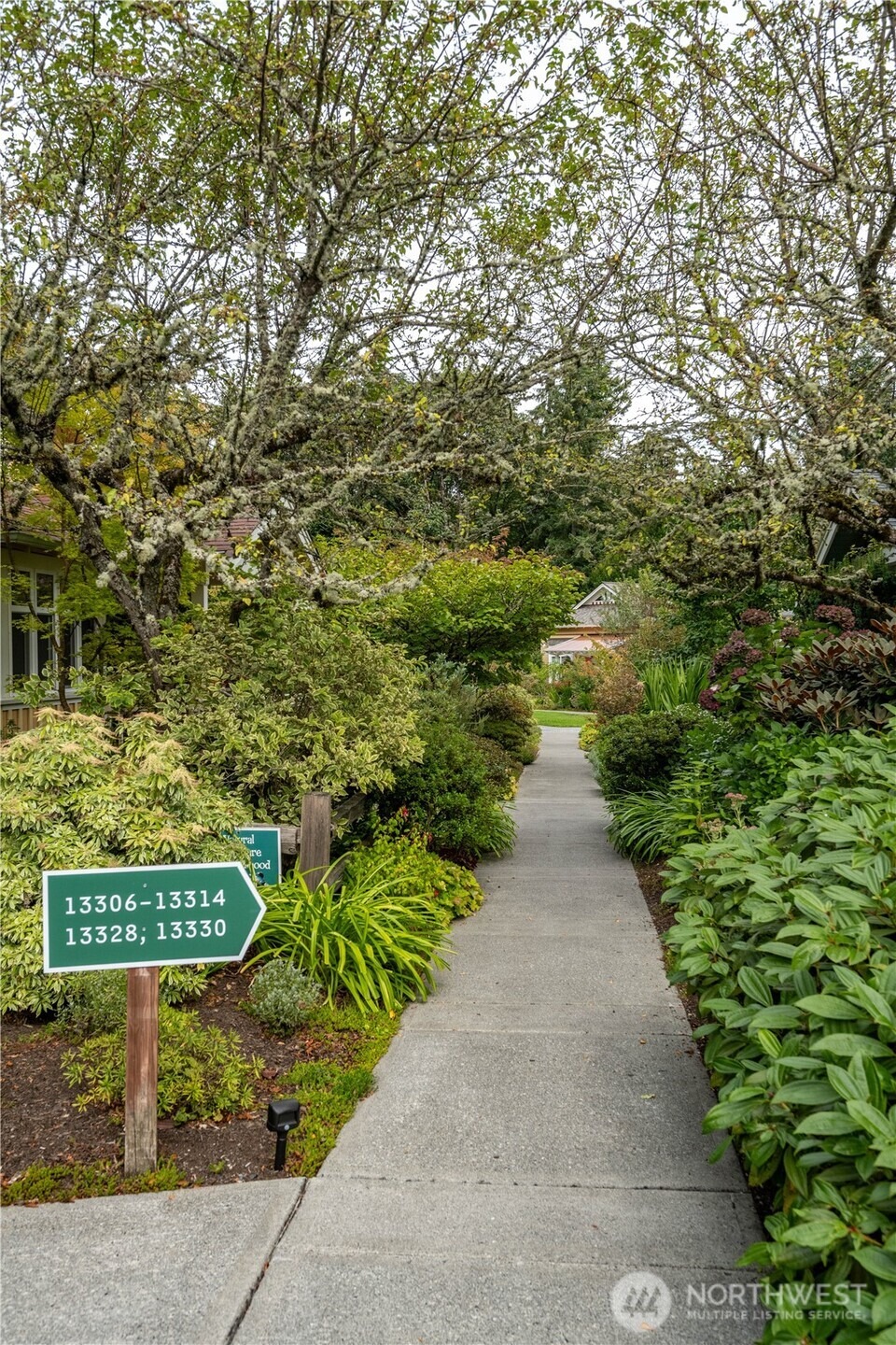 111th Ct, Redmond, WA 98052