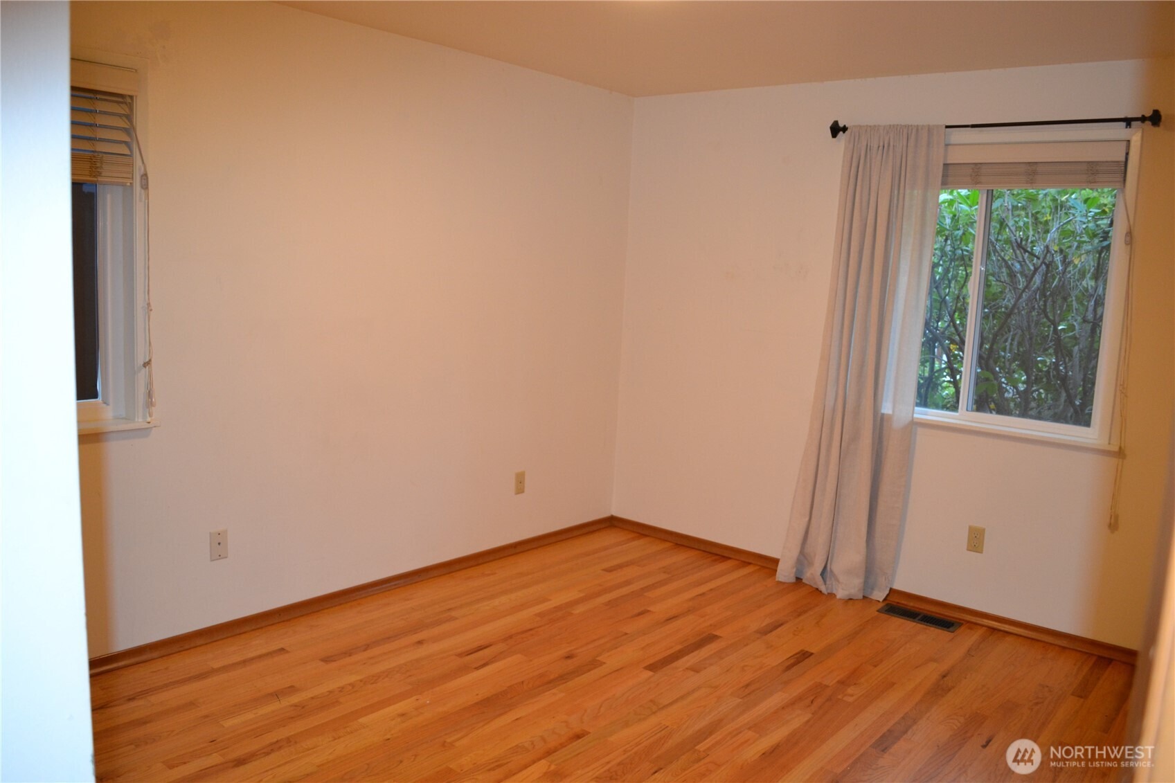 11th St, Bellevue, WA 98008