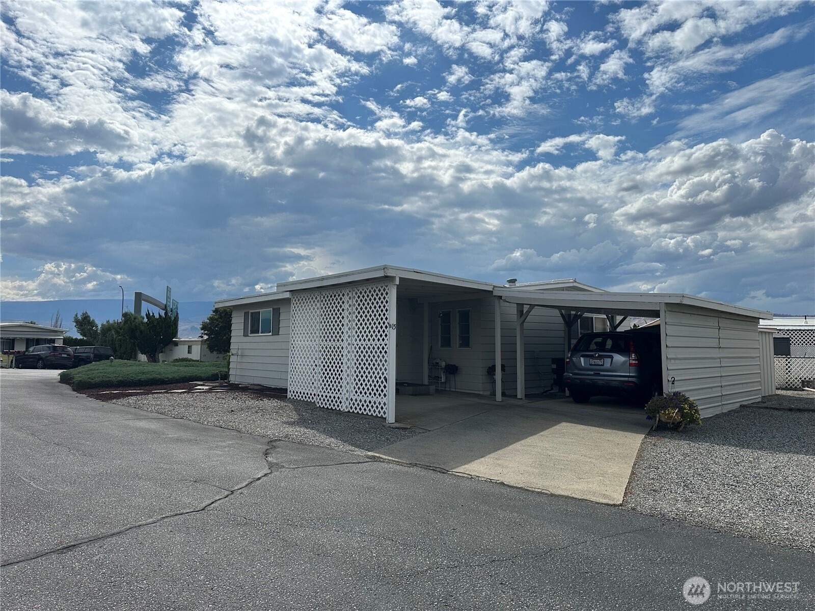 Cascade Ave, East Wenatchee, WA 98802