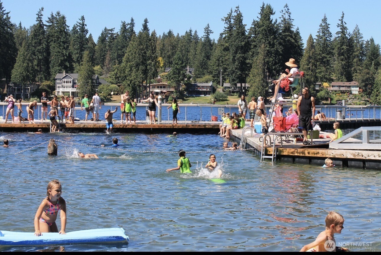 1st Pl, Sammamish, WA 98074