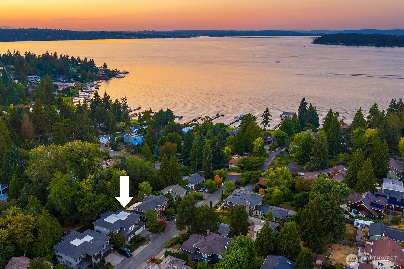 77th Ave, Mercer Island, WA 98040