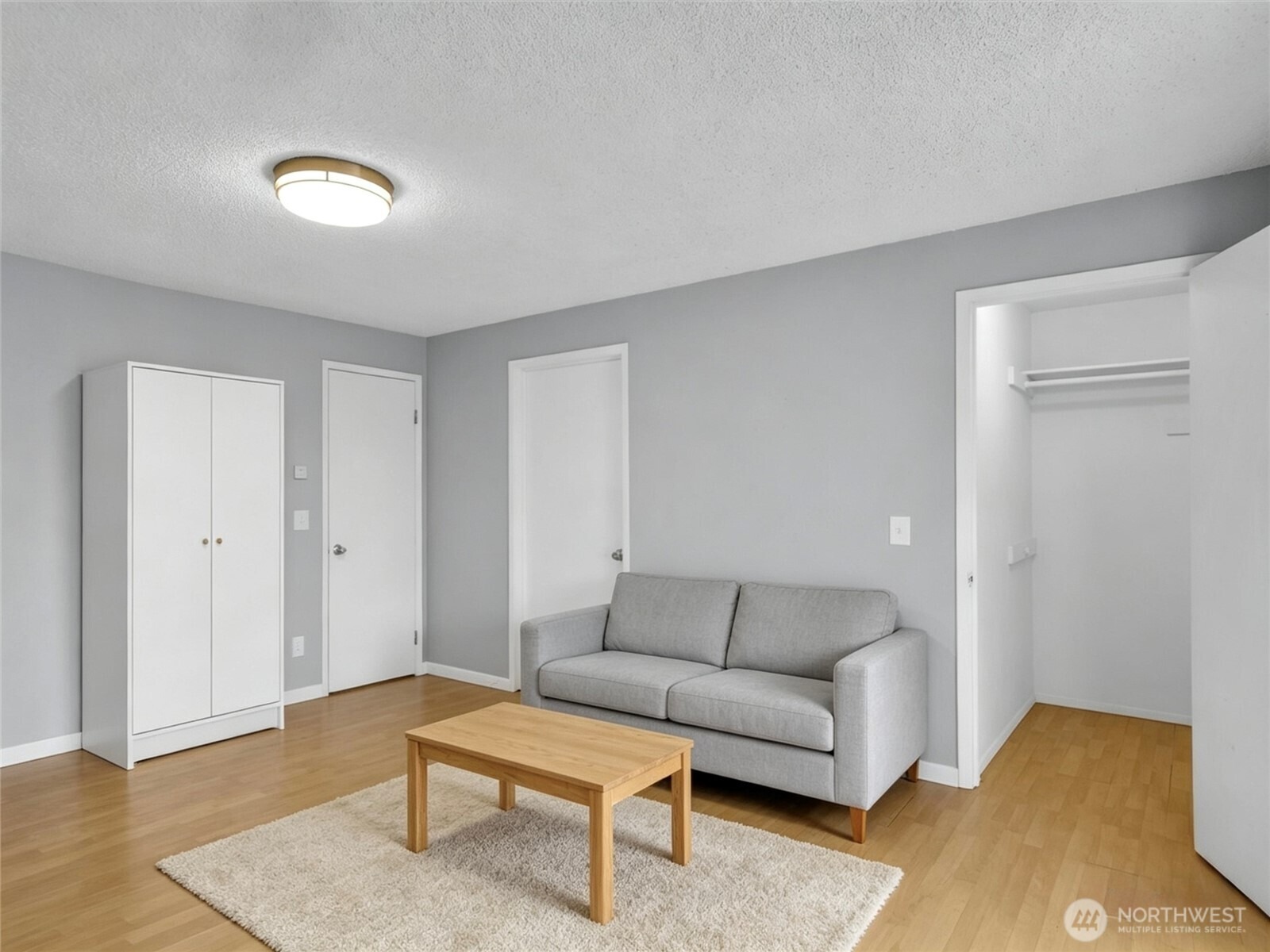 James St, Kent, WA 98032