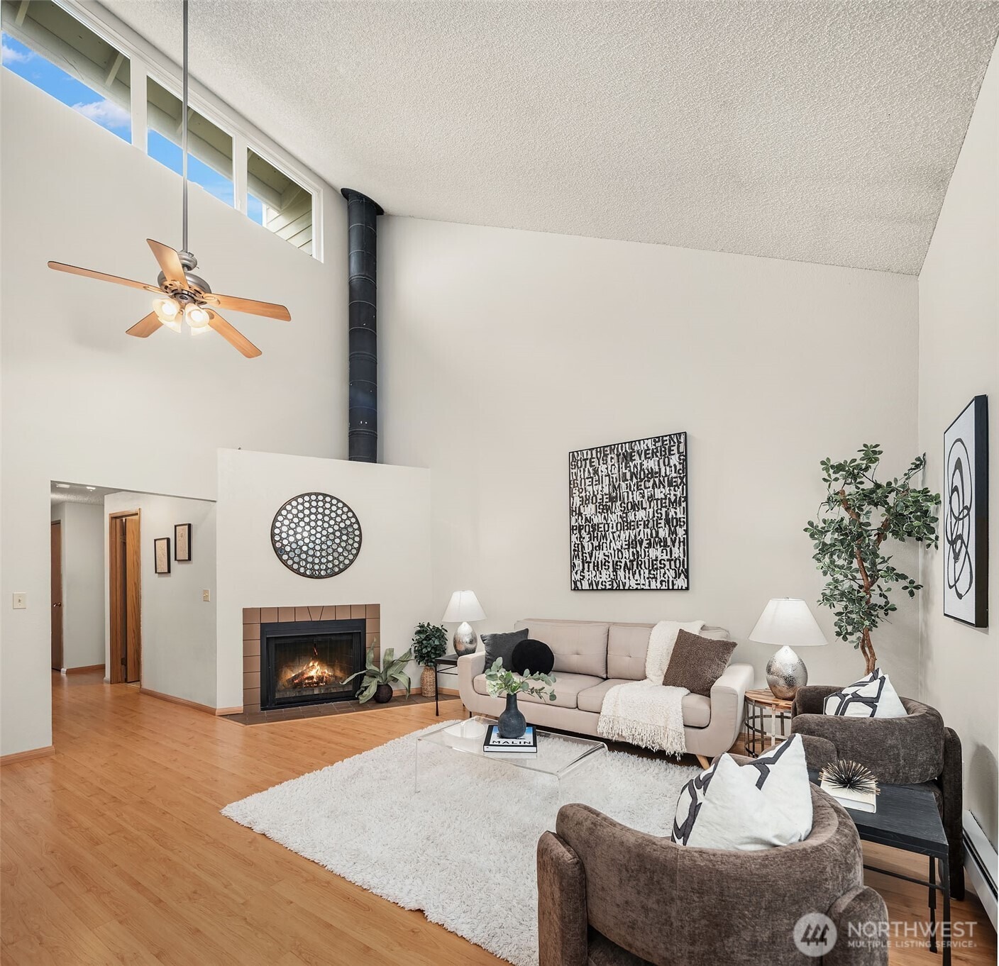 25th Ave, Shoreline, WA 98155