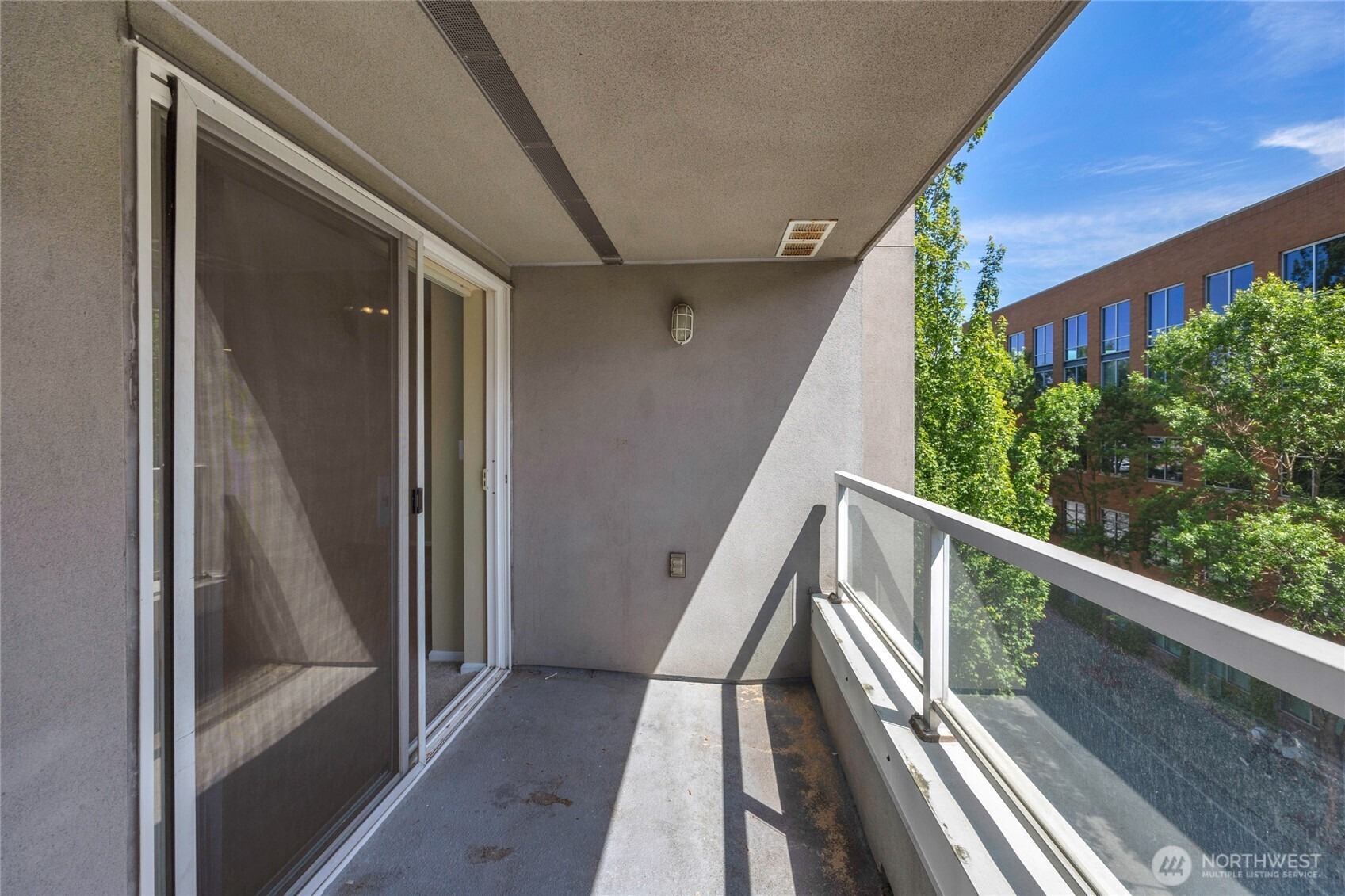 Roosevelt Way, Seattle, WA 98105