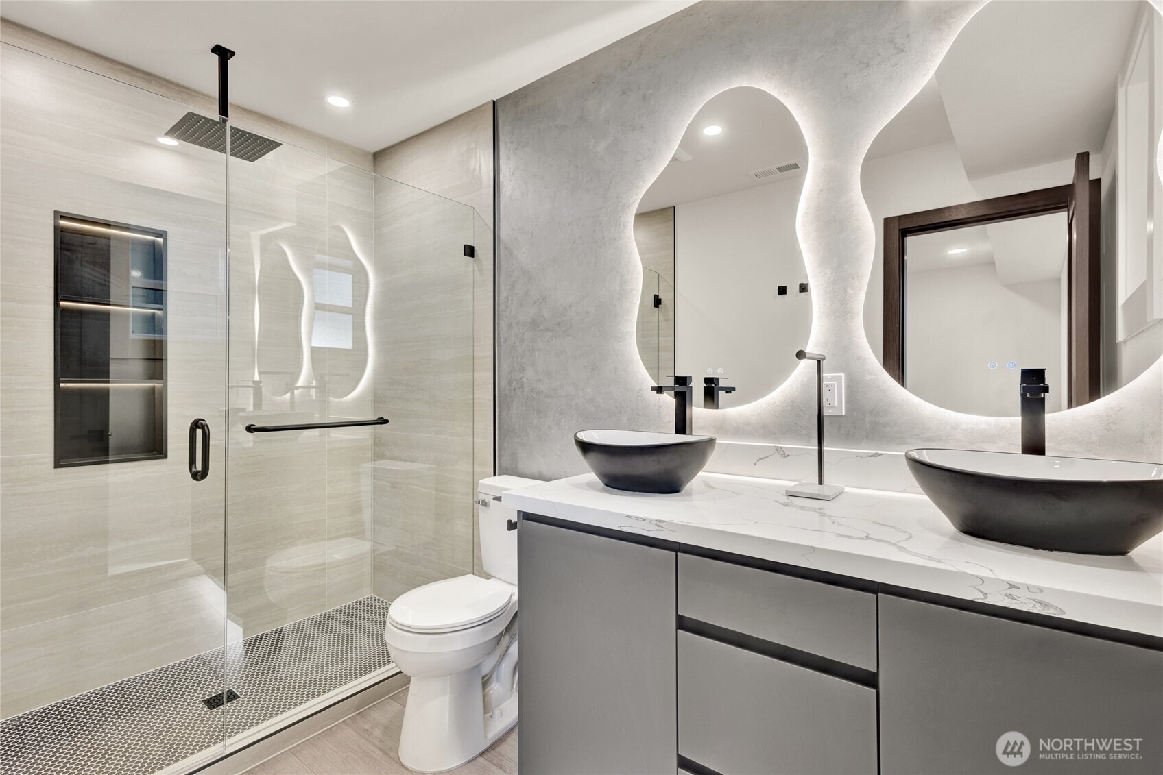 10th St, Bellevue, WA 98008